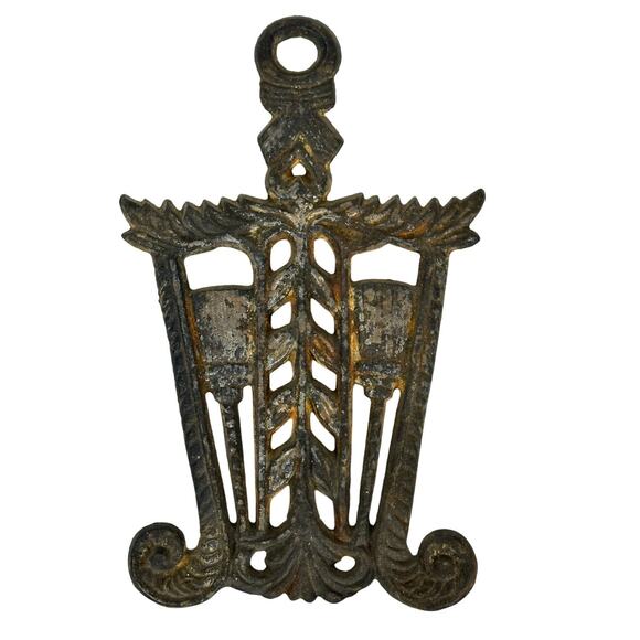 Unique Vintage Cast Iron Trivets-Rustic Elegant Design-Kitchen Decor/Table Use! - Picture 4 of 6